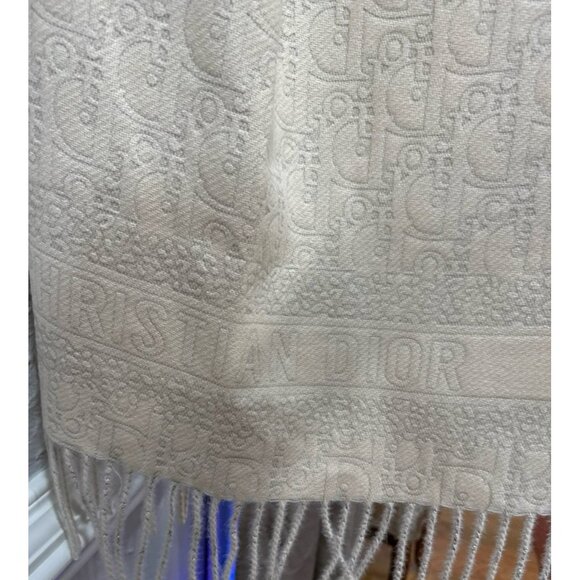 Winter Scarf / Shawl - Picture 4 of 5